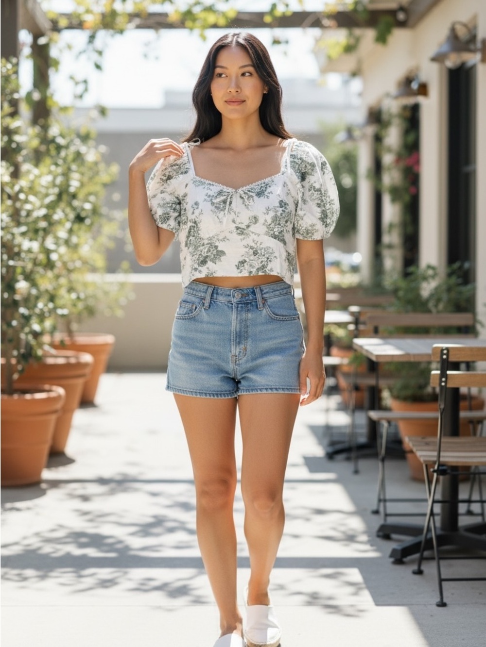 Puff-Sleeve Cropped Top with Green Floral Print